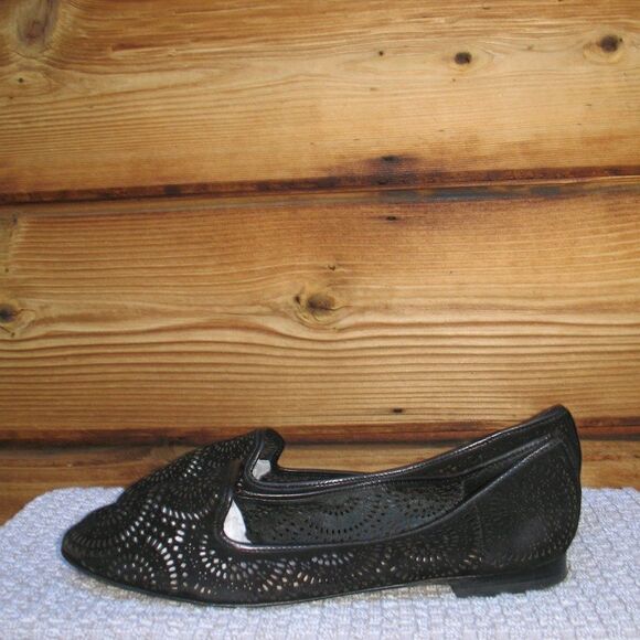 Black Laser Cut Flats - Picture 5 of 9